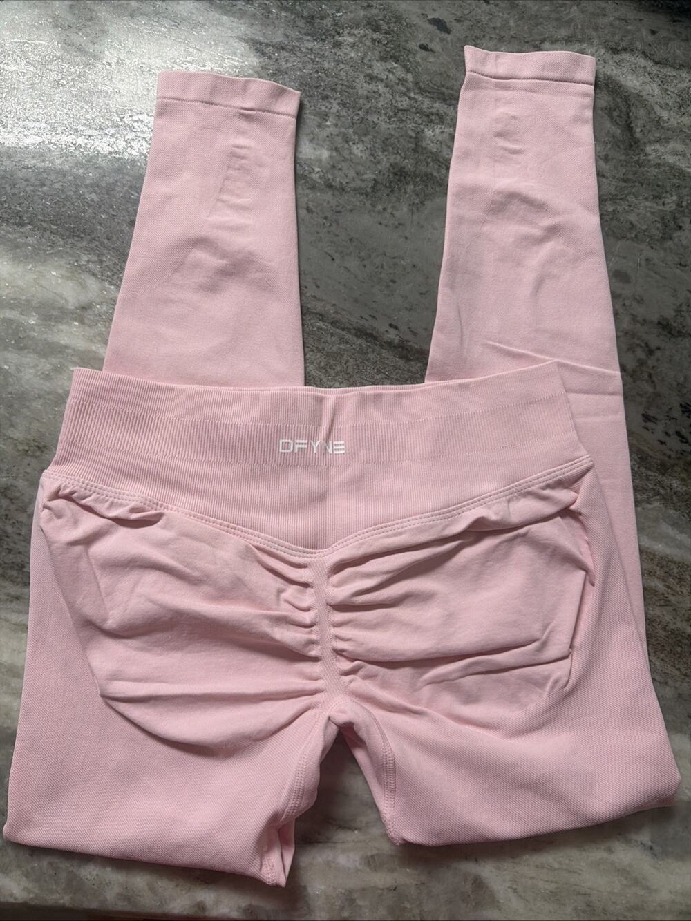 NWOT DFYNE Womens Impact High Stretch Leggings Med Pink Scrunch Butt (AM2)